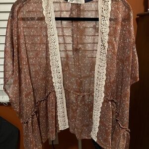 Jolt Paisley Lace Kimono in Brown and Cream